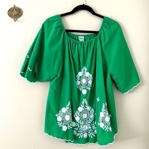 Caro of Honolulu embroidered too, Size Large, vintage